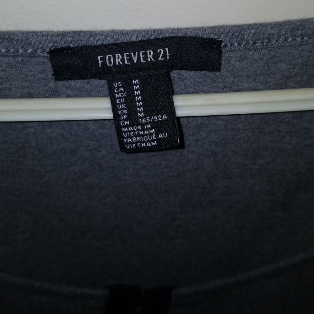 Crop top - Picture 2 of 4